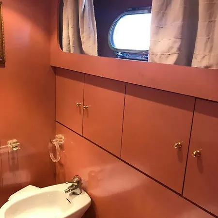Hotel en barco Barco Noha *