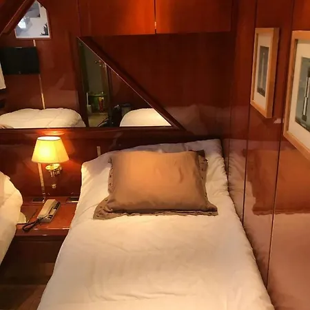 Barco Noha Hotel en barco