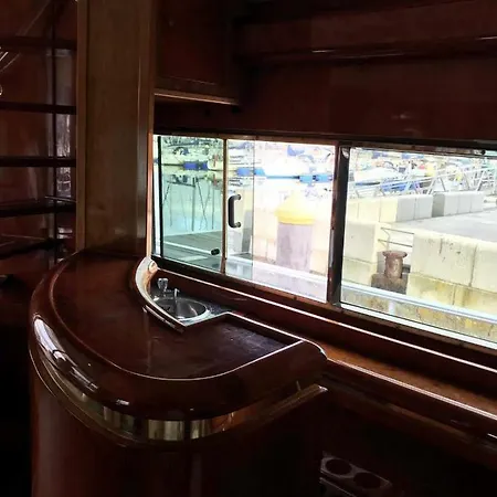 Hotel en barco Barco Noha