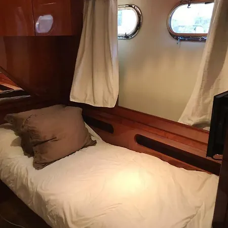 보트호텔 Barco Noha 무로스